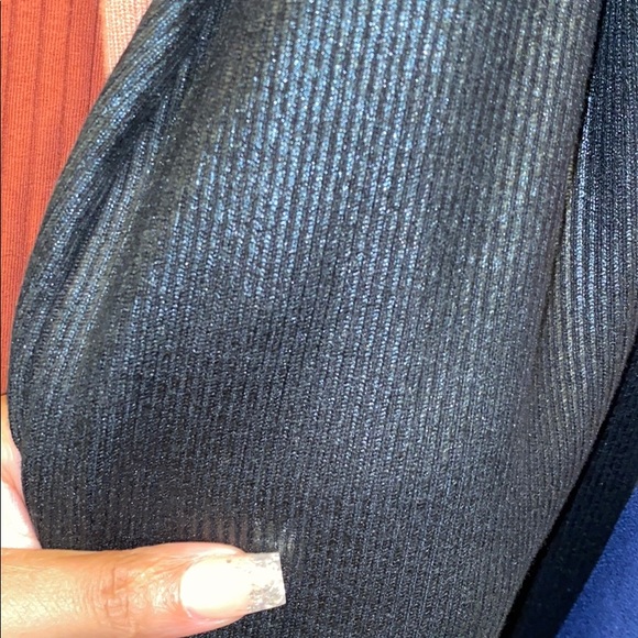 🦋Sleveless Black Maxi (Satin/Shiny look) - Picture 3 of 3